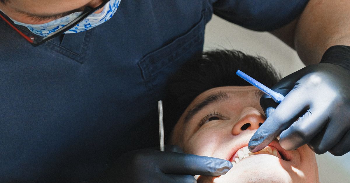 Evaluating Patient Feedback to Find the Right Family Dentist