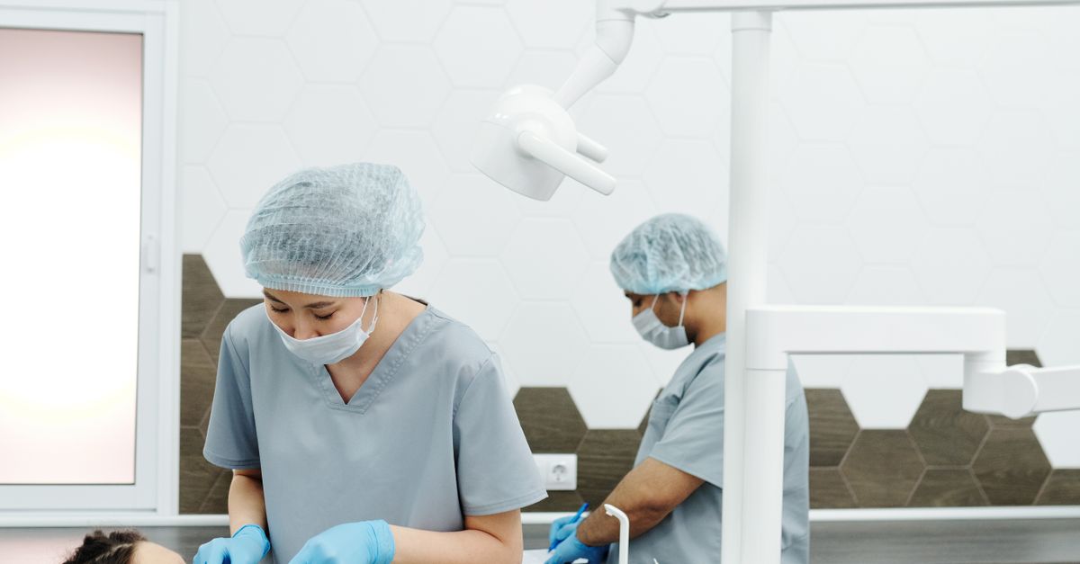 Understanding the Role of Online Reviews in Choosing a Dentist